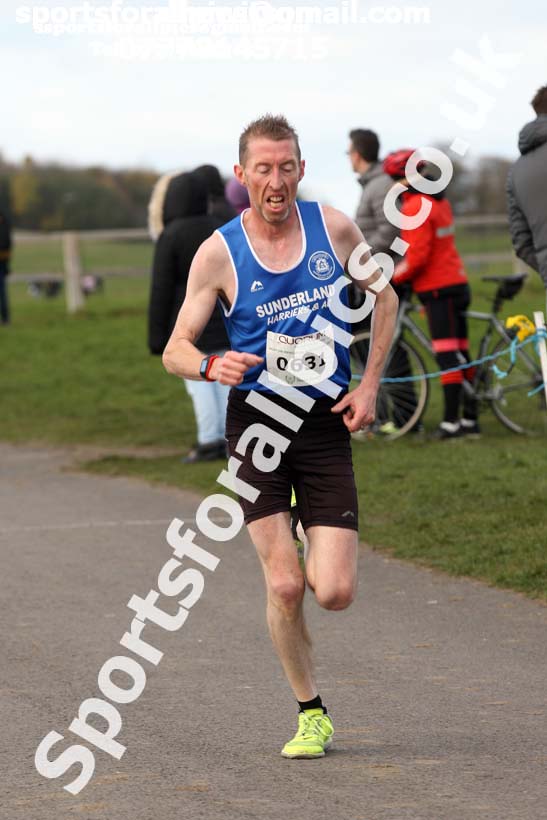 Senior mens and womens Heaton Harriers Memorial 10k Road Race, Newcastle. Photo:  David T. Hewitson/Sports for All Pics